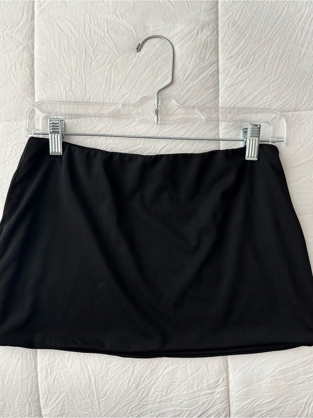 Fenity Black Low Rise Mini Skirt - Sleek Stretch Fit